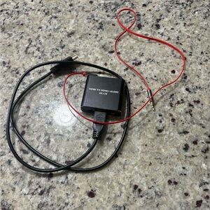 HDMI To HDMI+Audio 4Kx2K with cords Preowned Video and Audio Splitter